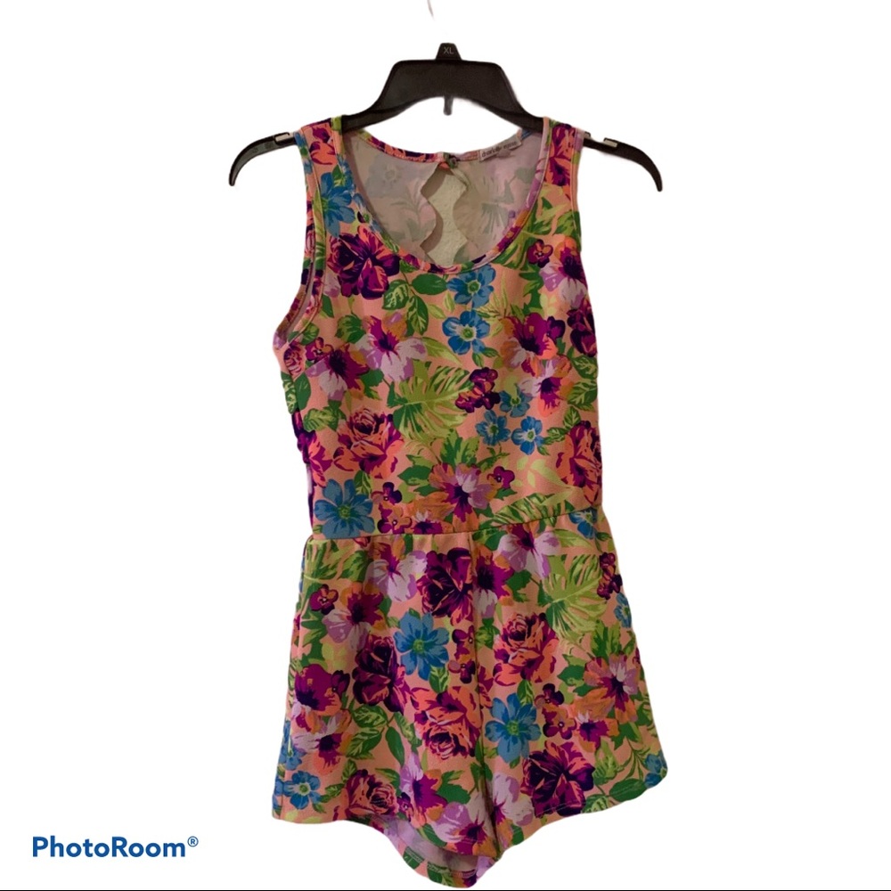 Charlotte Russe Floral Open Back Romper Sz: M
